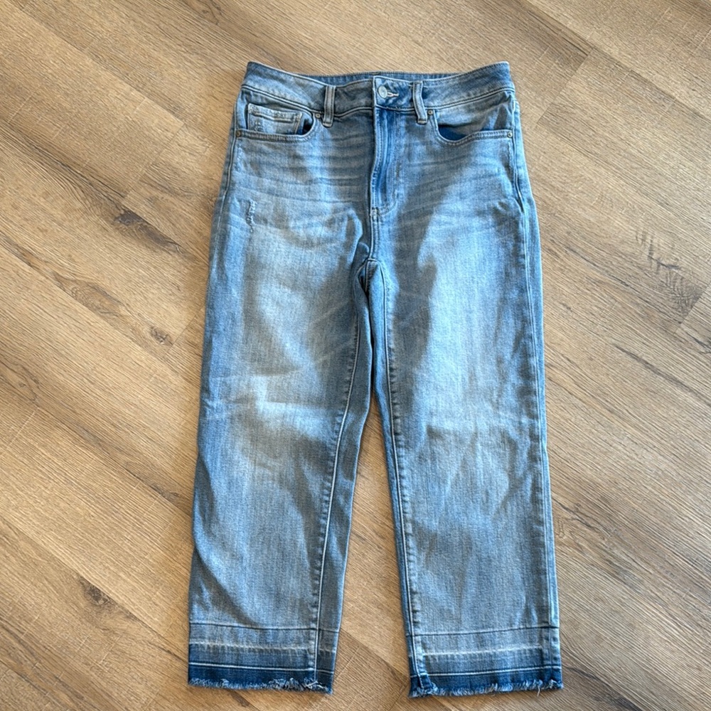 Chico’s High Rise Straight Leg Crop